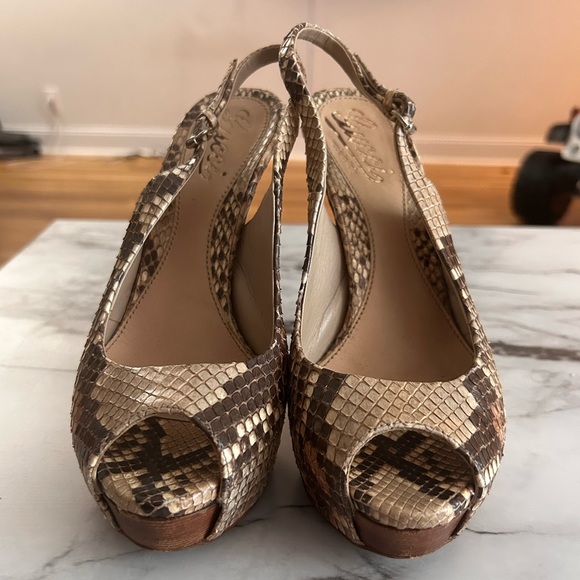 Authentic Gucci Snake Print Platform Pumps - Picture 2 of 8